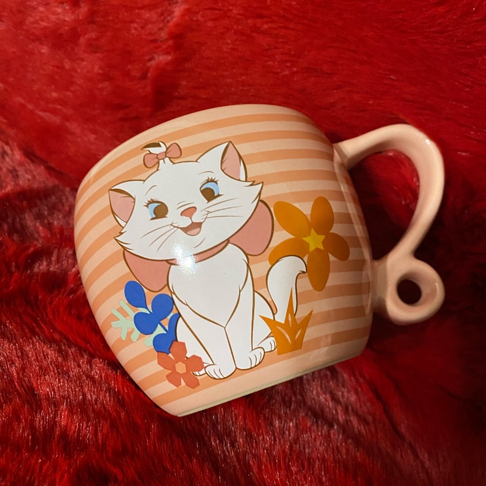 New Disney’s Marie Aristocats Silver Buffalo Mug